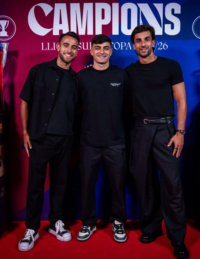 Eric García, Pedri y Ferrán Torres, en la cena de celebración del Barcelona