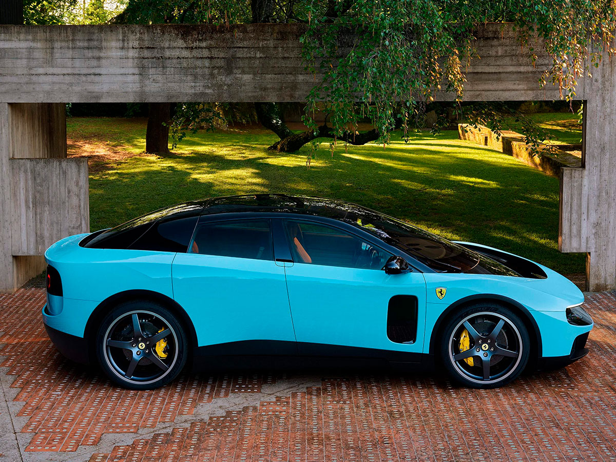 Ferrari Luce 2026 azul turquesa Vista Perfil