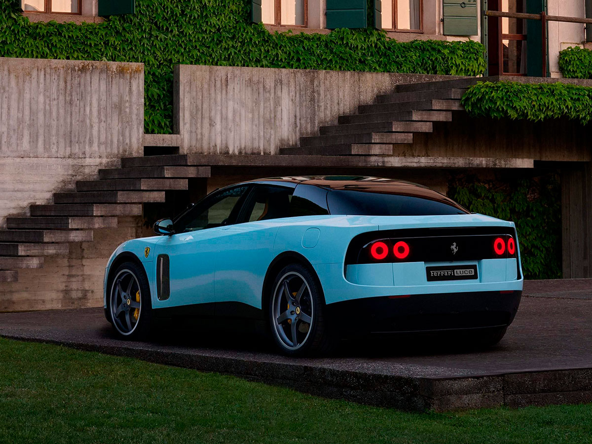 Ferrari Luce 2026 vista trasera