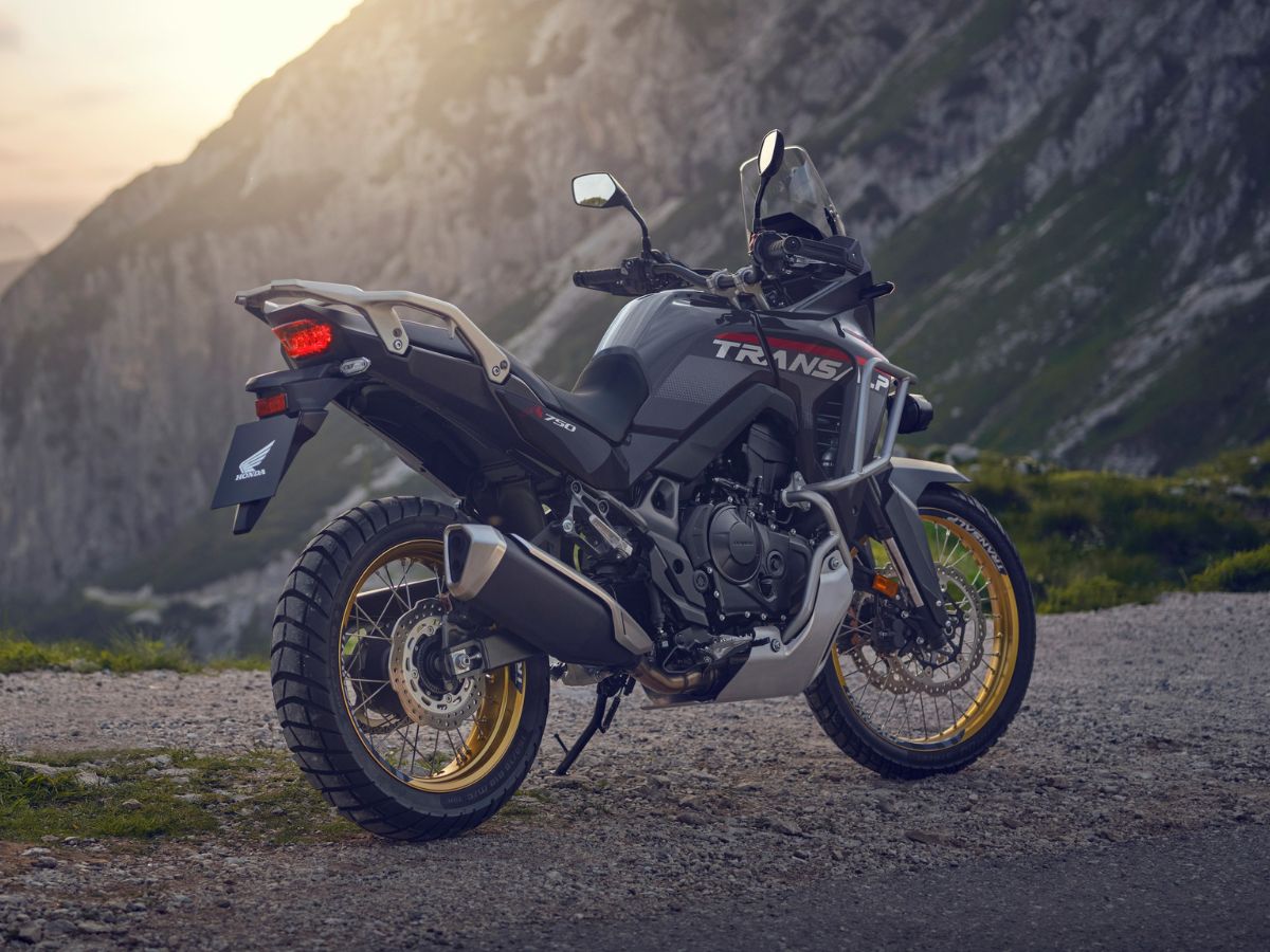 Honda XL750 trasera