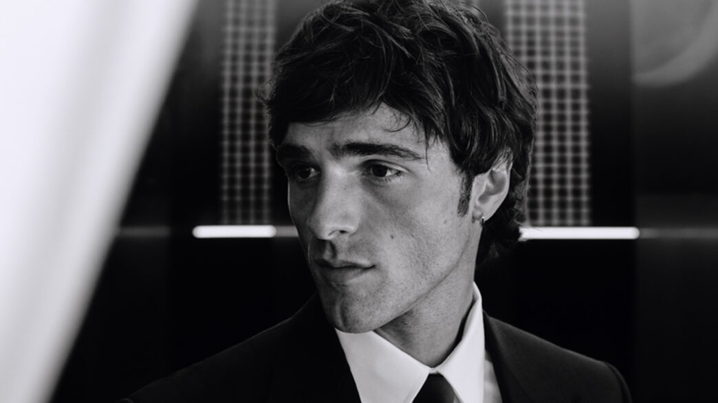 Jacob Elordi en primer plano en la nueva campaña Bleu de Chanel L'Exclusif