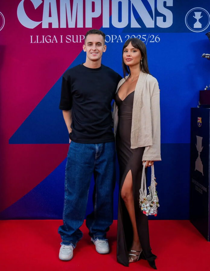 Marc Casadó y Noa Brea, en la cena de celebración del Barcelona