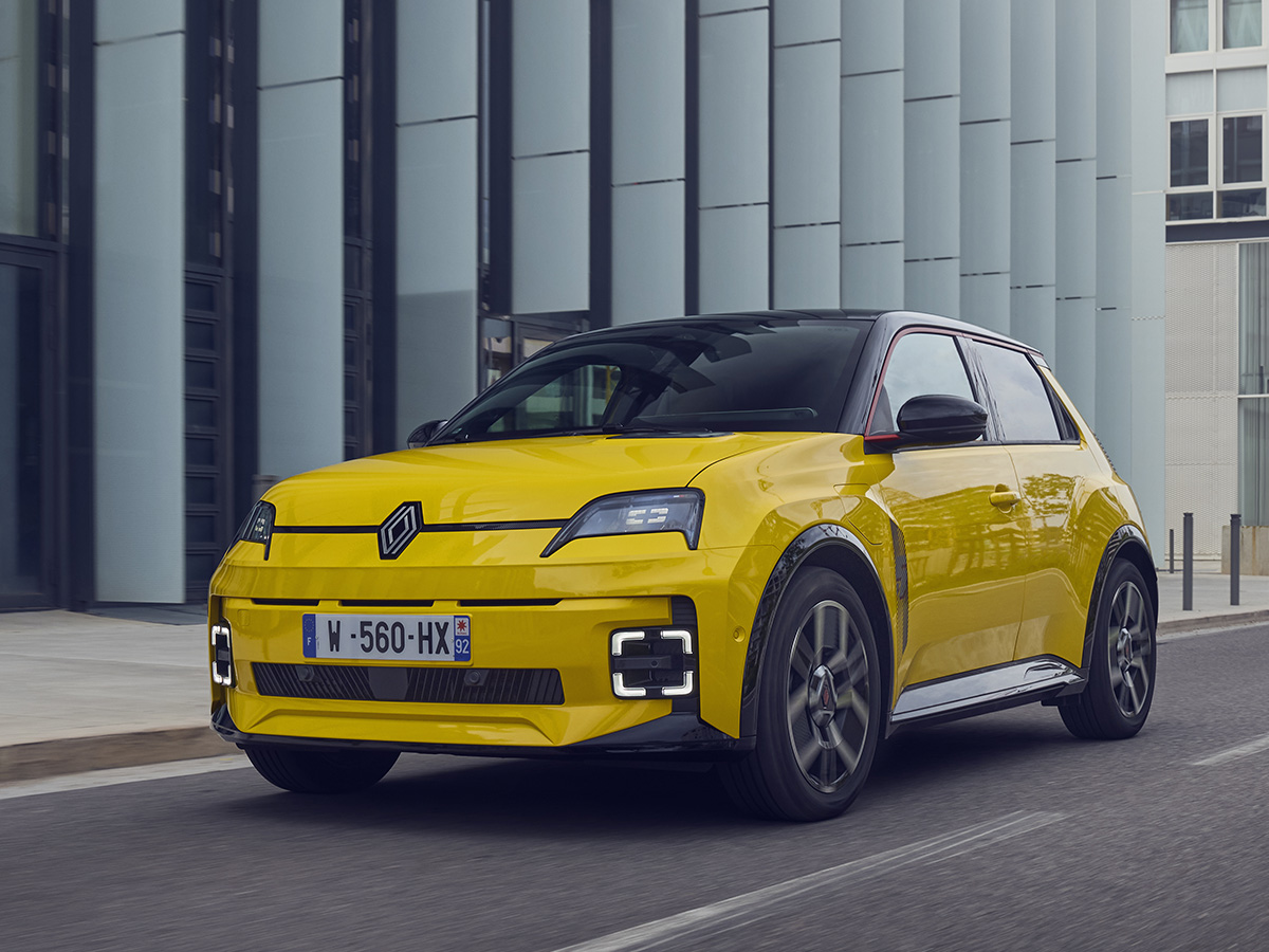 Renault 5 amarillo