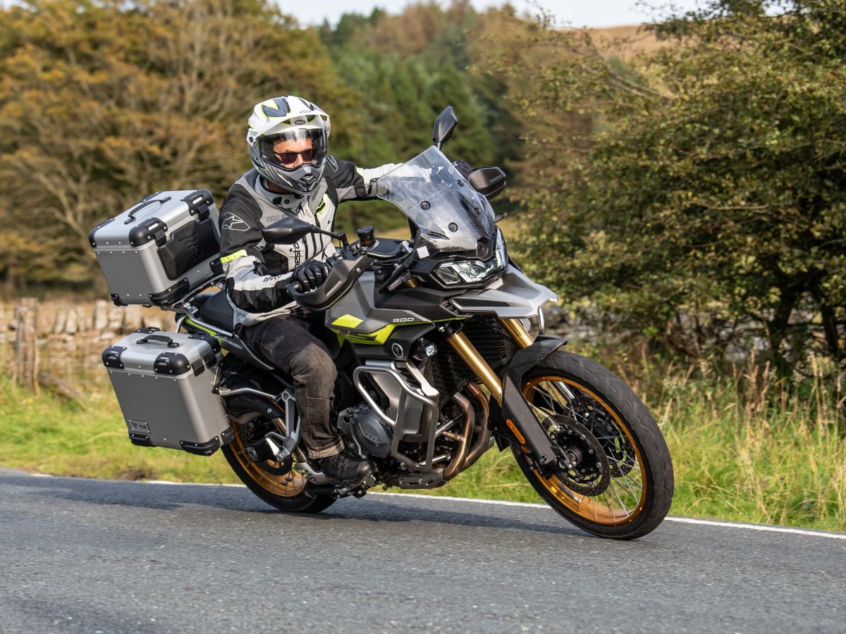 moto para viajar Voge 900 DSX