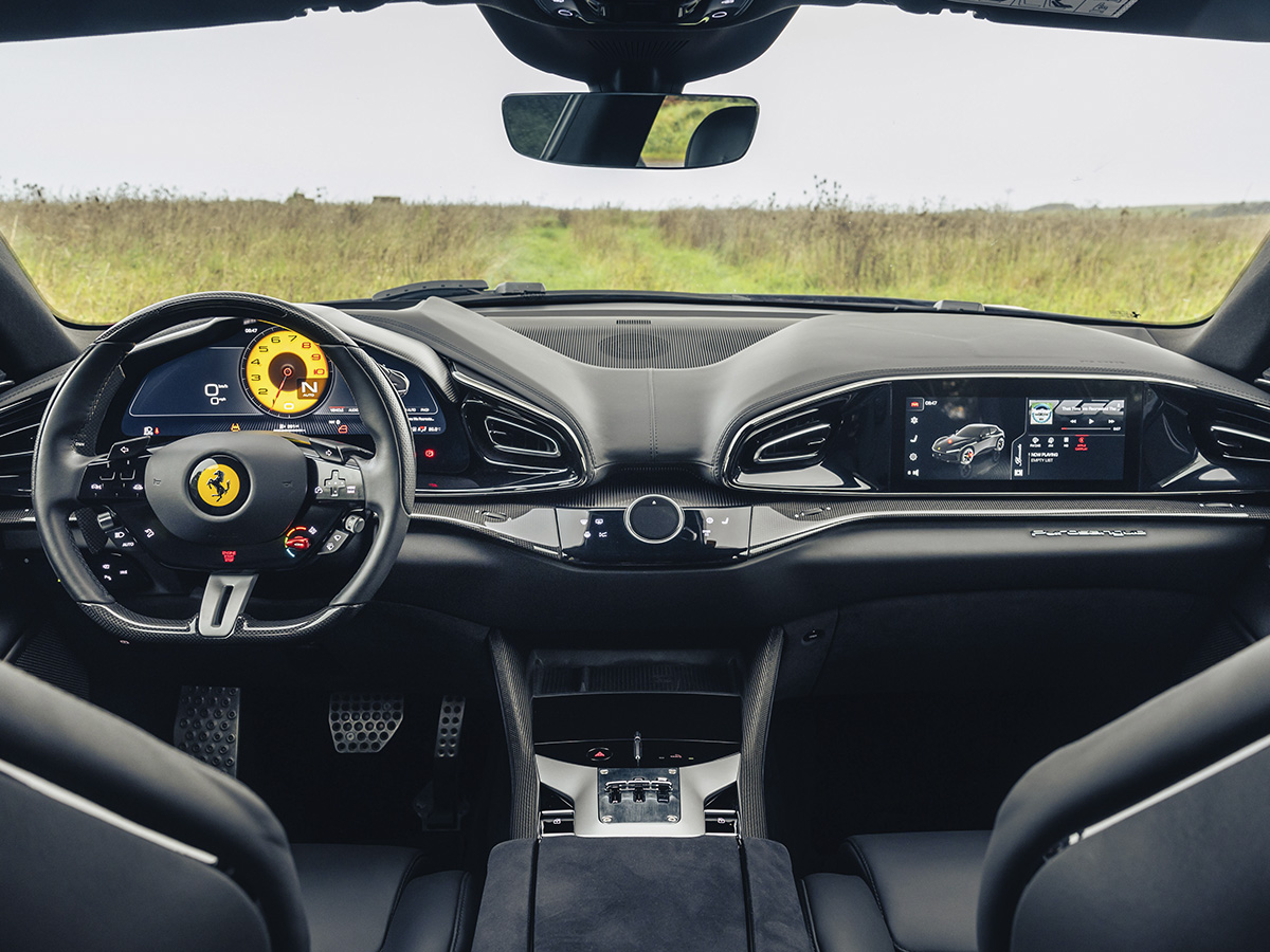 coches deportivos elegantes Interior Ferrari Purosangue
