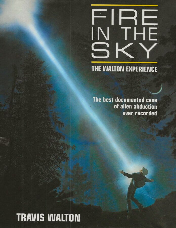 portada del libro sobre extraterrestres Fire in the sky
