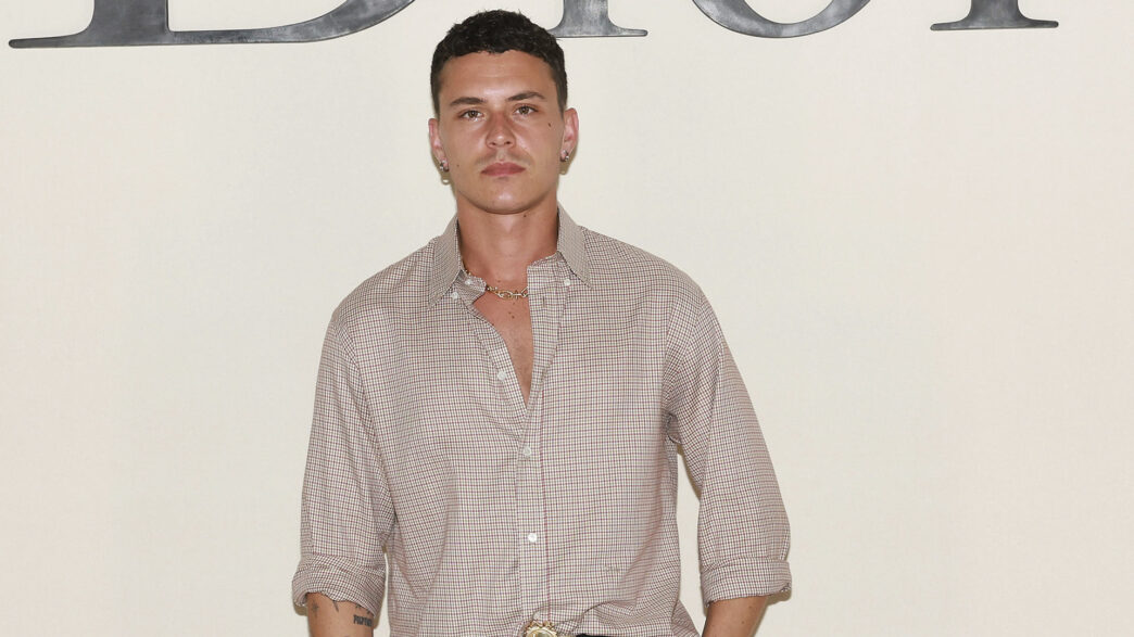 Aaron Pipper en el photocall desfile Dior verano 2027 junio 2026