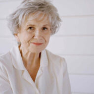 Los 21 mejores autores del siglo XXI: 5 premios Nobel, 16 países y 6 décadas de literatura Alice Munro una de las mejores autoras del siglo 21