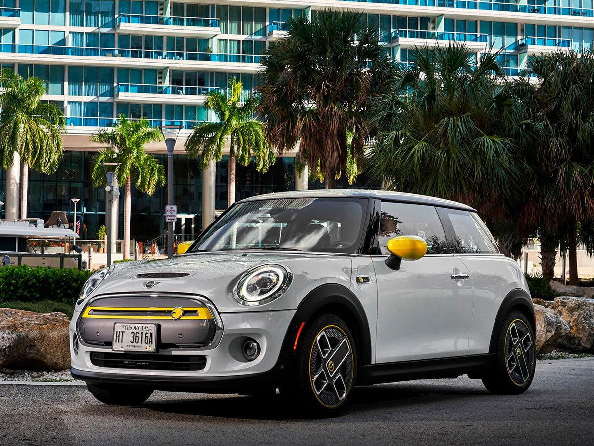 Mini Cooper SE de 2022 gris