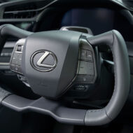 El volante que Lexus y Mercedes han heredado de la aviación y que va a cambiar tu forma de conducir para siempre Volante del coche Lexus