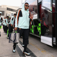 La selección francesa ha llegado al Mundial con los bolsos de Hermès, Chanel y Louis Vuitton que cualquier amante de la moda querría tener jugadores de la sección francesa de fútbol durante su llegada al aeropuerto de Boston