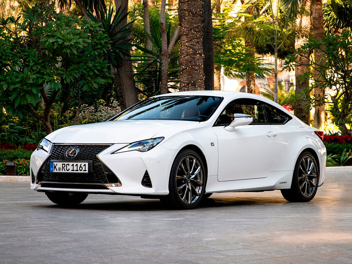 El Lexus RC 300h de El Rubius