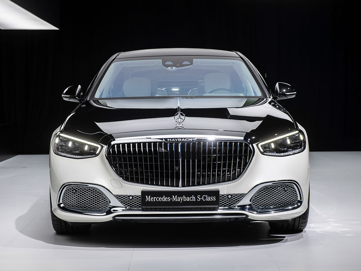 Mercedes Maybach Clase S V12 visto de frente