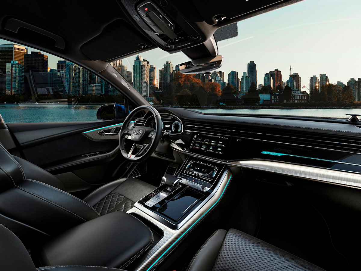 Interior del Audi Q7 uno de los coches de Marc Cucurella