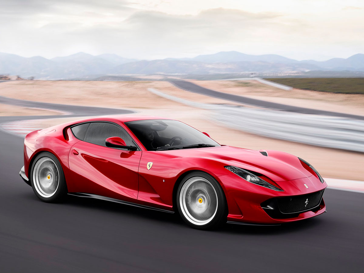 coche Ferrari 812 rojo