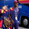 Nico Williams con bolso Loewe Atlanta 2026