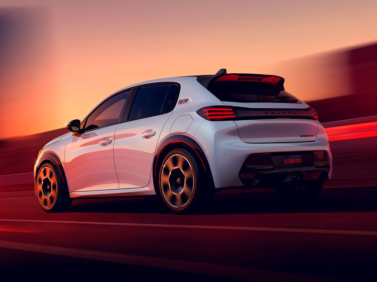 Nuevo Peugeot E208 GTI visto desde atrás