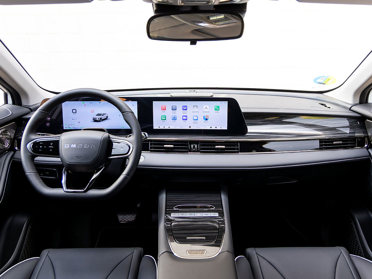 interior del Omoda 5