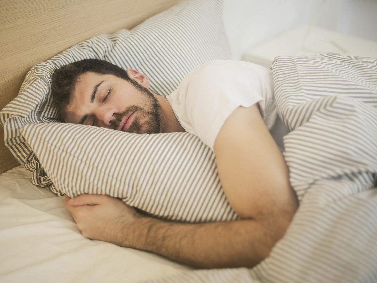 hombre durmiendo
