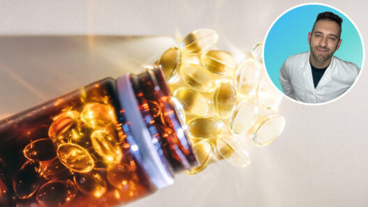 bote de suplementos con el farmaceutico Guillermo Martín en la esquina superior derecha