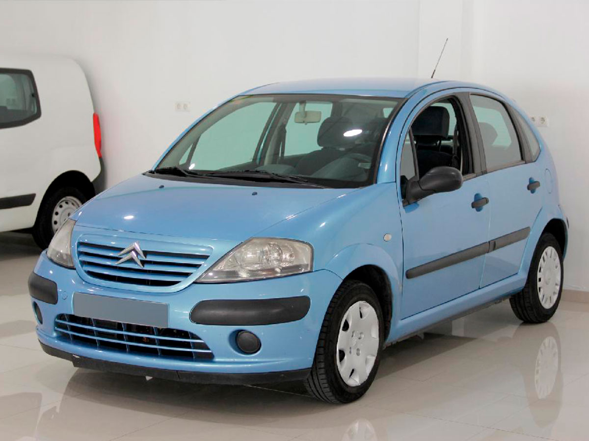 Citroën C3 azul de Jules Koundé