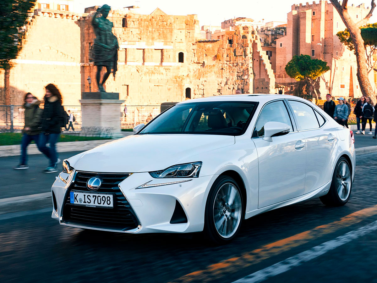 Lexus IS 300h blanco