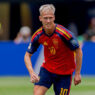 Dani Olmo jugando al fútbol en el Mundial 2026