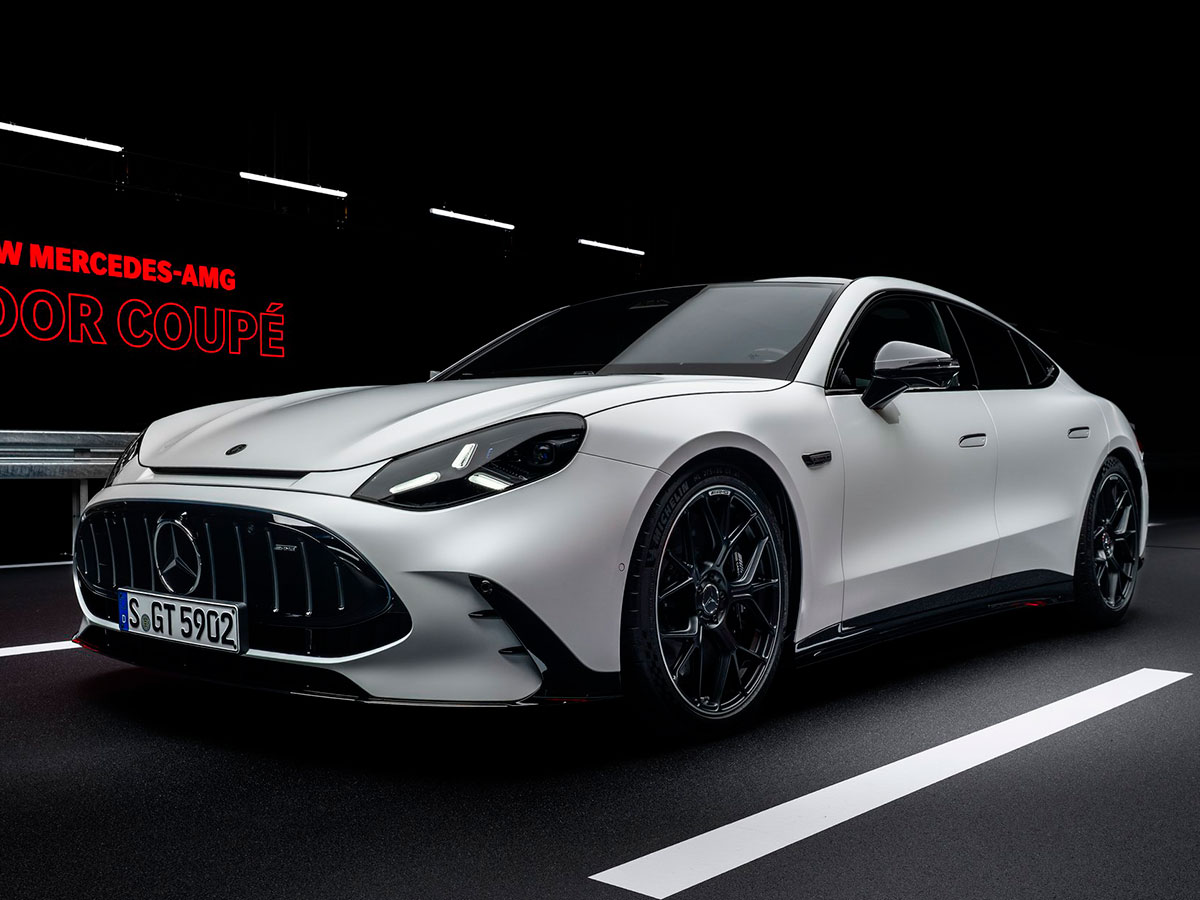 Mercedes AMG GT 4 blanco