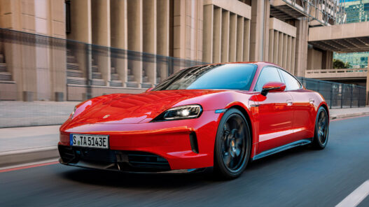 Porsche Taycan rojo