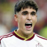 Pau Cubarsí durante el partido contra Portugal en el Mundial 2026