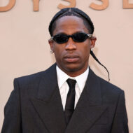 Travis Scott confirma un importante acuerdo con un gigante de Hollywood que cambiará su carrera para siempre Travis Scott asiste al estreno en Nueva York de «The Odyssey» en el AMC Lincoln Square Theater el 14 de julio de 2026 en la ciudad de Nueva York.