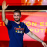 Unai Simón celebrando en Madrid la victoria de España en el Mundial 2026