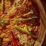 Detalle de la paella de verduras del restaurante Arroz y Fuego en el hotel Seaside Los Jameos de Puerto del Carmen