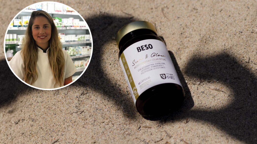 La farmacéutica María Sánchez Bonmatí junto al producto Beso Sun & Glow, de Beso Beach