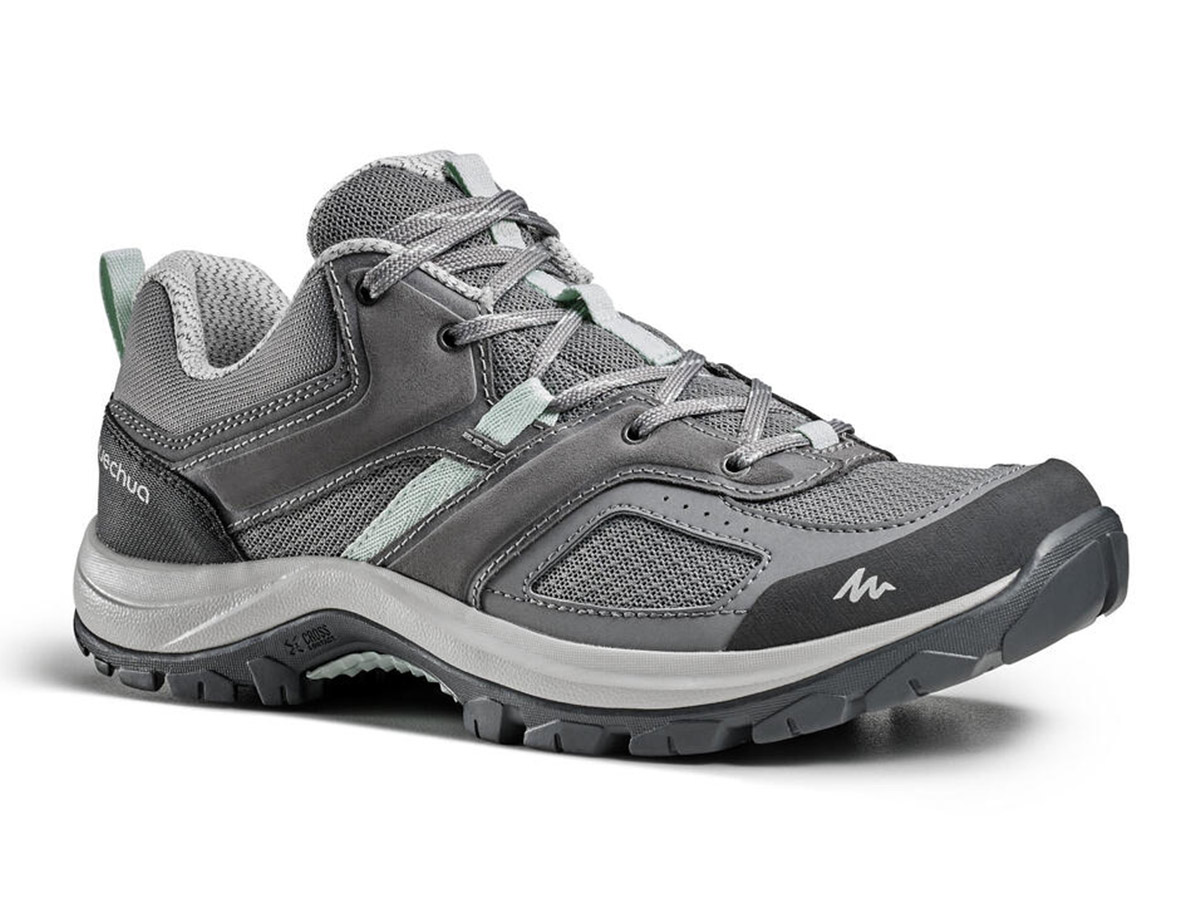 Zapatillas de trekking Quechua MH100 para hombre en color gris, modelo que llevó Jesús Calleja en Valdorria