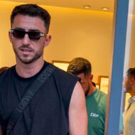 Así es el exclusivo coche con el que Aymeric Laporte ha aparecido en Marbella: cuesta 2 millones de euros y solo hay 7 en el mundo Aymeric Laporte saliendo de un comercio en Marbella agosto 2026