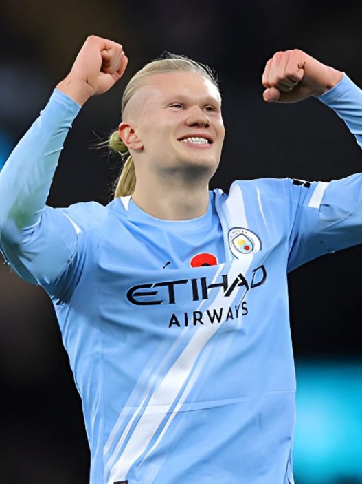 Erling Haaland celebra gol agosto 2026