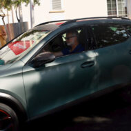 Así es el coche que Felipe VI ha conducido en Mallorca: es de una marca española, tiene 390 CV y cuesta más de 77.000 euros Felipe VI conduciendo Cupra Formento VZ5 en Mallorca