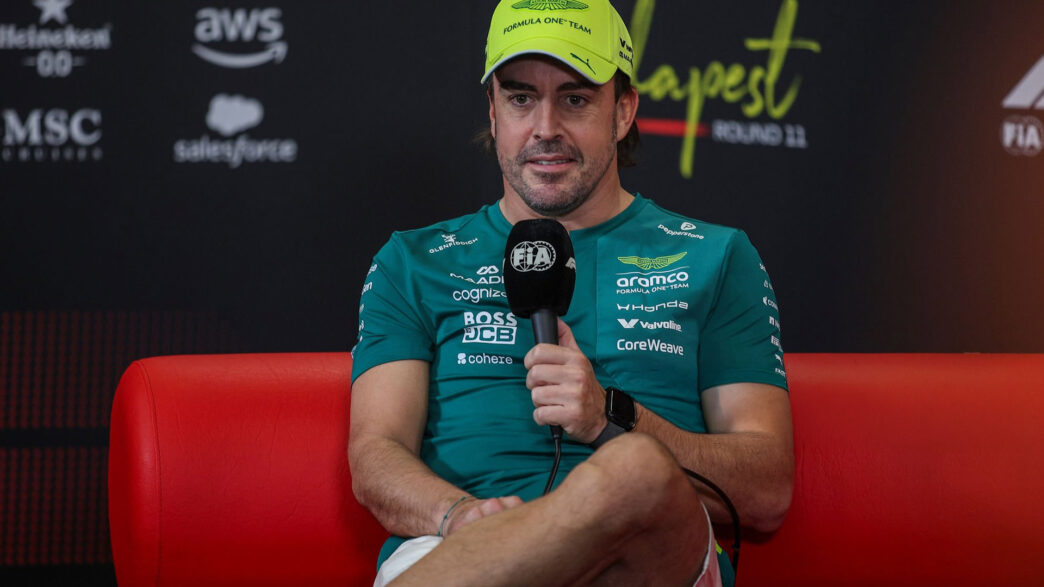 Fernando Alonso durante el Gran Premio de Hungría de Fórmula 1 AWS, celebrado en el circuito de Hungaroring