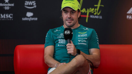 Fernando Alonso durante el Gran Premio de Hungría de Fórmula 1 AWS, celebrado en el circuito de Hungaroring