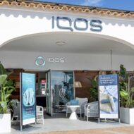 IQOS lanza REMIX, la edición limitada que llenará de música y color el verano en España Pop-up Store de IQOS en Formentera dentro de la agenda de verano de la edición limitada REMIX
