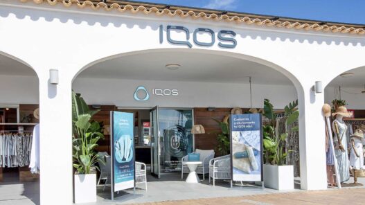 Pop-up Store de IQOS en Formentera dentro de la agenda de verano de la edición limitada REMIX