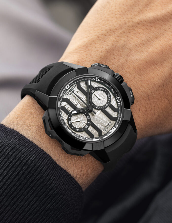 Jacob & Co. Epic X Chrono Meteor X Black de titanio DLC en la muñeca