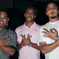Lamine Yamal celebra su 19 cumpleaños por todo lo alto: 1.200 euros en hamburguesas, 3 controles de seguridad y un helipuerto Lamine Yamal junto a 2 amigos en su fiesta de 19 cumpleaños Pink Party