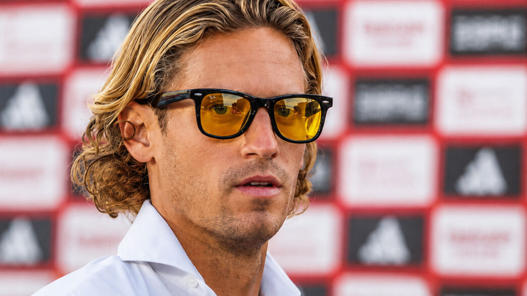 Marcos Llorente usa gafas con cristales amarillos para protegerse de la iluminación