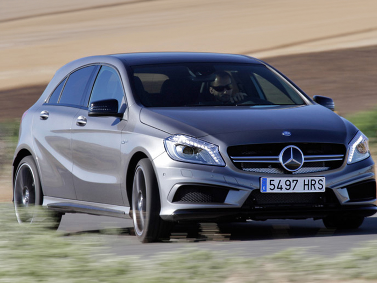 Mercedes-AMG A 45 de la generación W176 gris