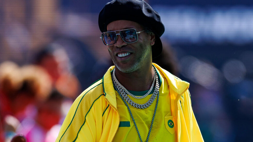 Ronaldinho durante el descanso de la final del Mundial 2026