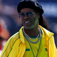 El inalcanzable precio del garaje de Ronaldinho: más de 5 coches y ninguno cuesta menos de 300.000 euros Ronaldinho durante el descanso de la final del Mundial 2026