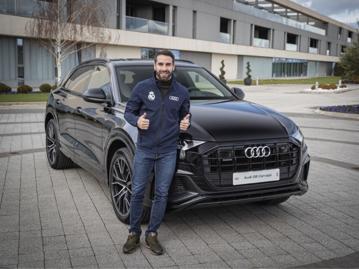 Dani Carvajal con su Audi Q8