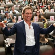 Matthew McConaughey ya tiene un cine con su nombre: allí presentó su primer papel protagonista en 5 años y terminó cantando Matthew mcconaughey inaugura sala de cine con su nombre en Texas